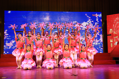 阳光下成长——记2018年盂县中小学文艺汇演